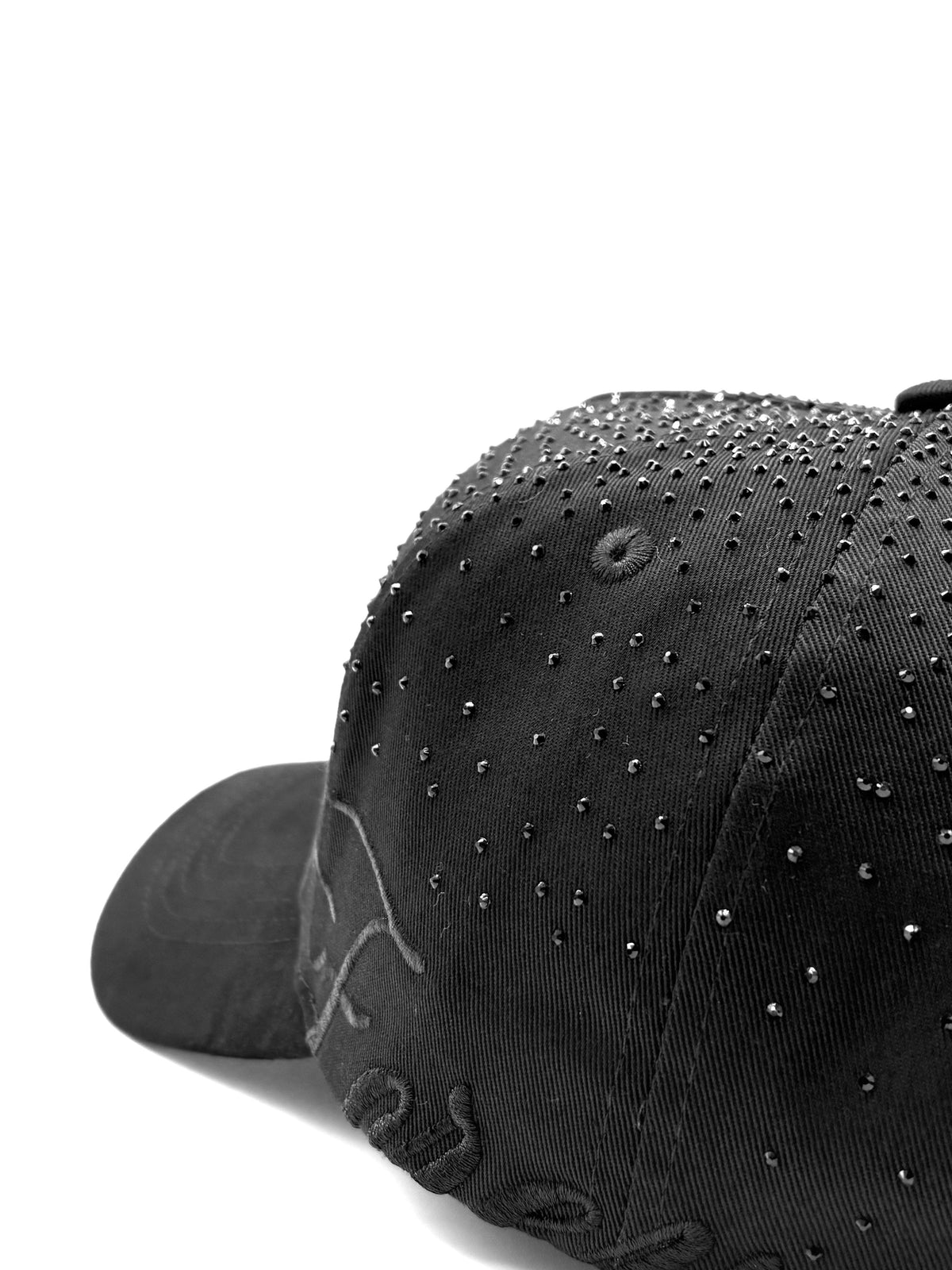 31 HATS  "FOREVER BLACK"