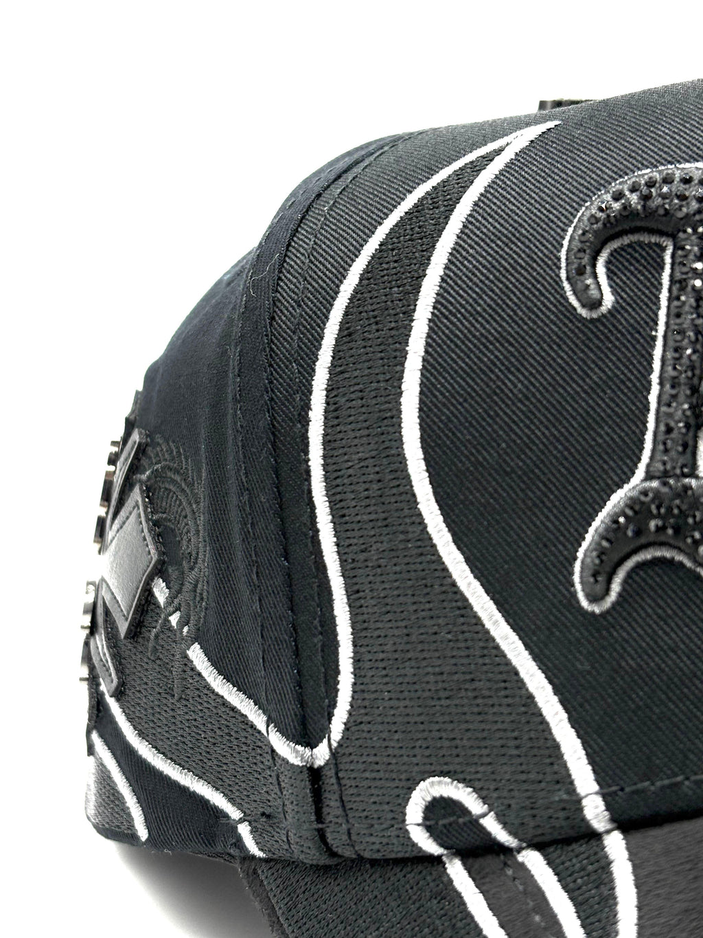 Báez x Shifu "AB'z Total Black"